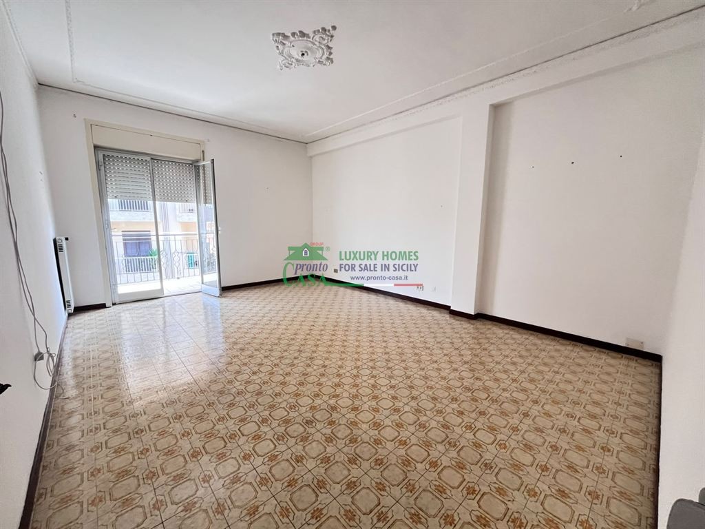 Rif: 2735 - Elegante appartamento di ampia metratura nel cuore di Comiso