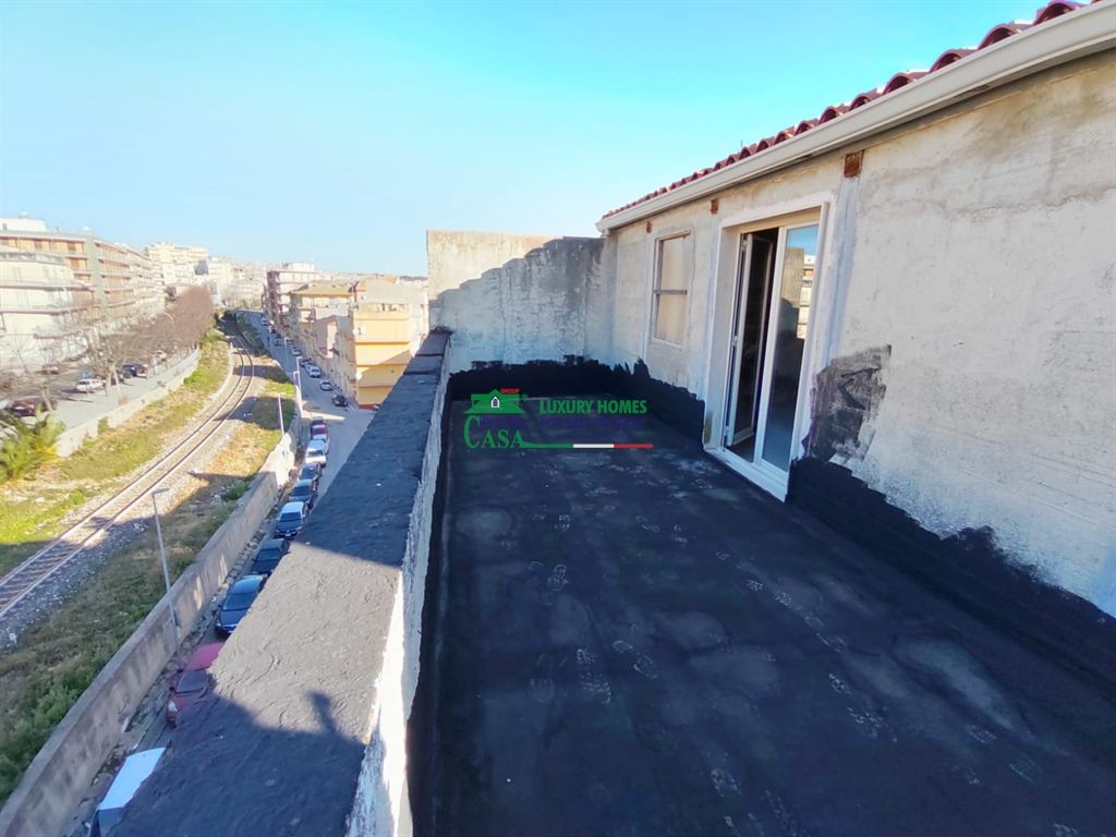 Rif. 9363 - Appartamento con terrazzo