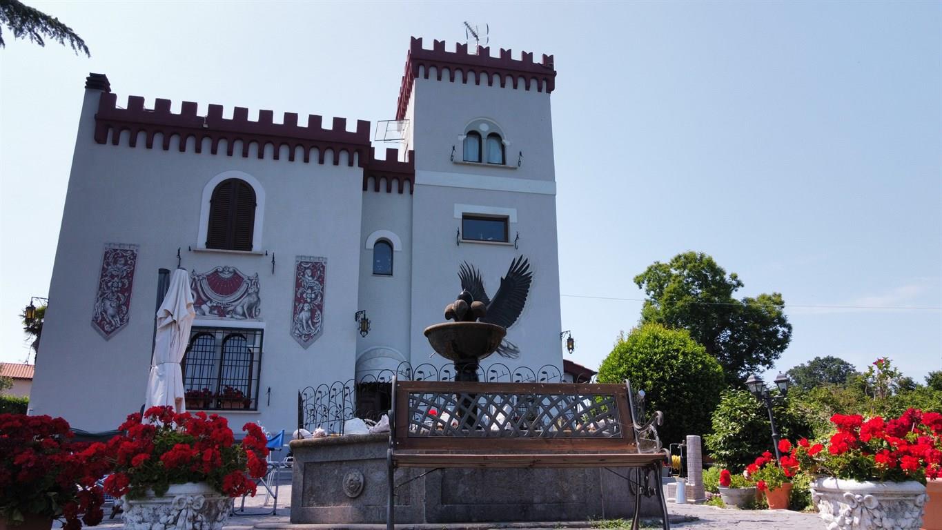 magazzino in Via Padre Mariano da Torino a Ronciglione