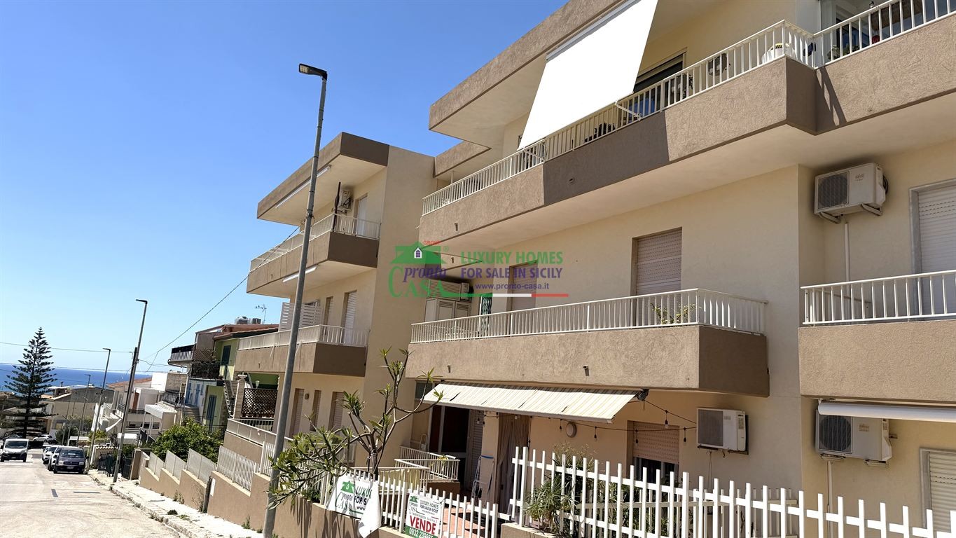 Rif. 2457 - Ampio appartamento per locazione estiva a Marina di Ragusa