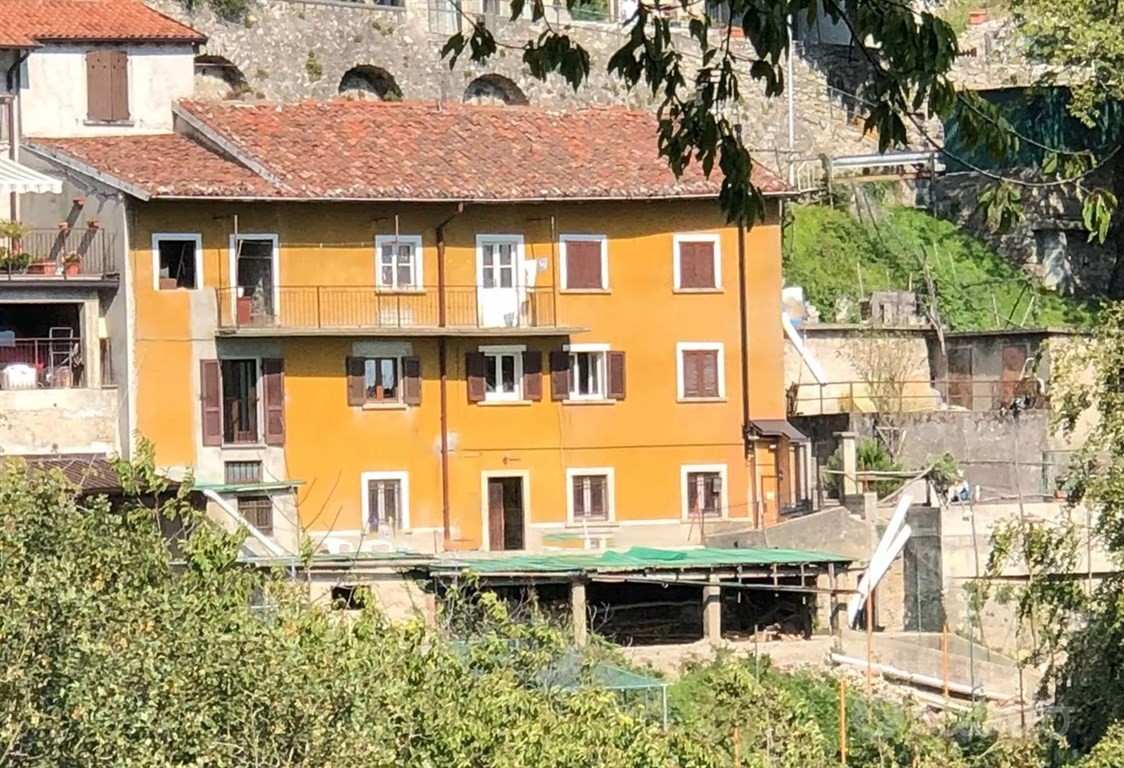 Vendita casa indipendente Torre de' Busi superficie 240m2