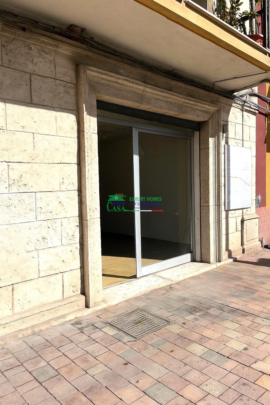 Rif. 1659 - Affitto Locale Commerciale in Via Recanati n° 12, Gela