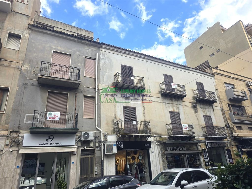 Rif. 1612 - Appartamento con ingresso indipendente, Corso Vittorio Emanuele n° 248, Gela