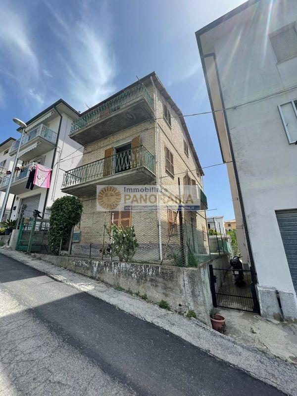 Rif. ATV330 Vendesi casa cielo-terra a San Benedetto del Tronto