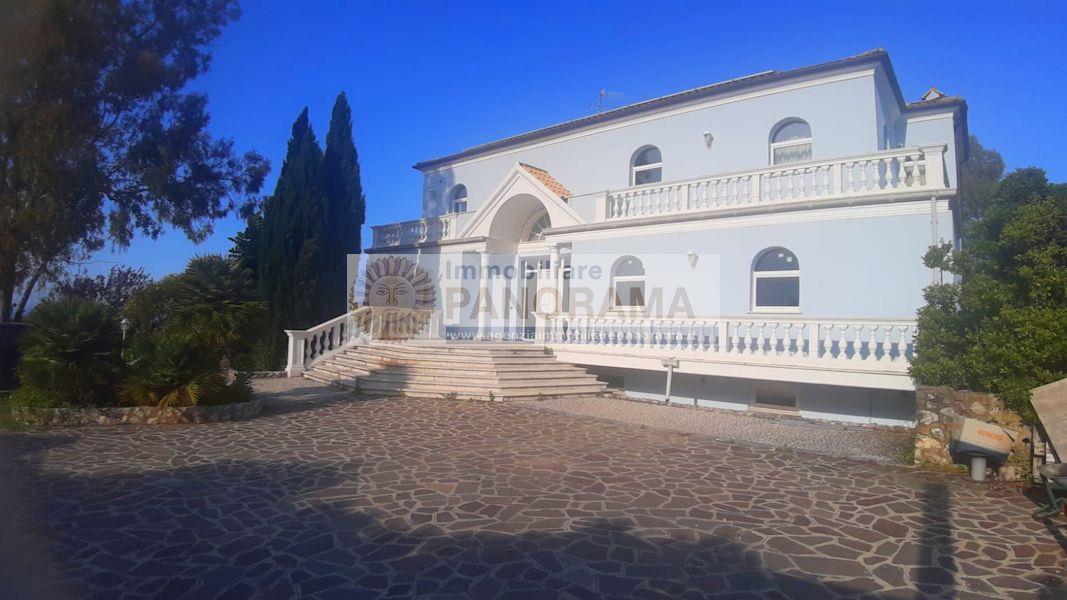 Rif. ACV35 Villa in vendita a Roseto degli Abruzzi