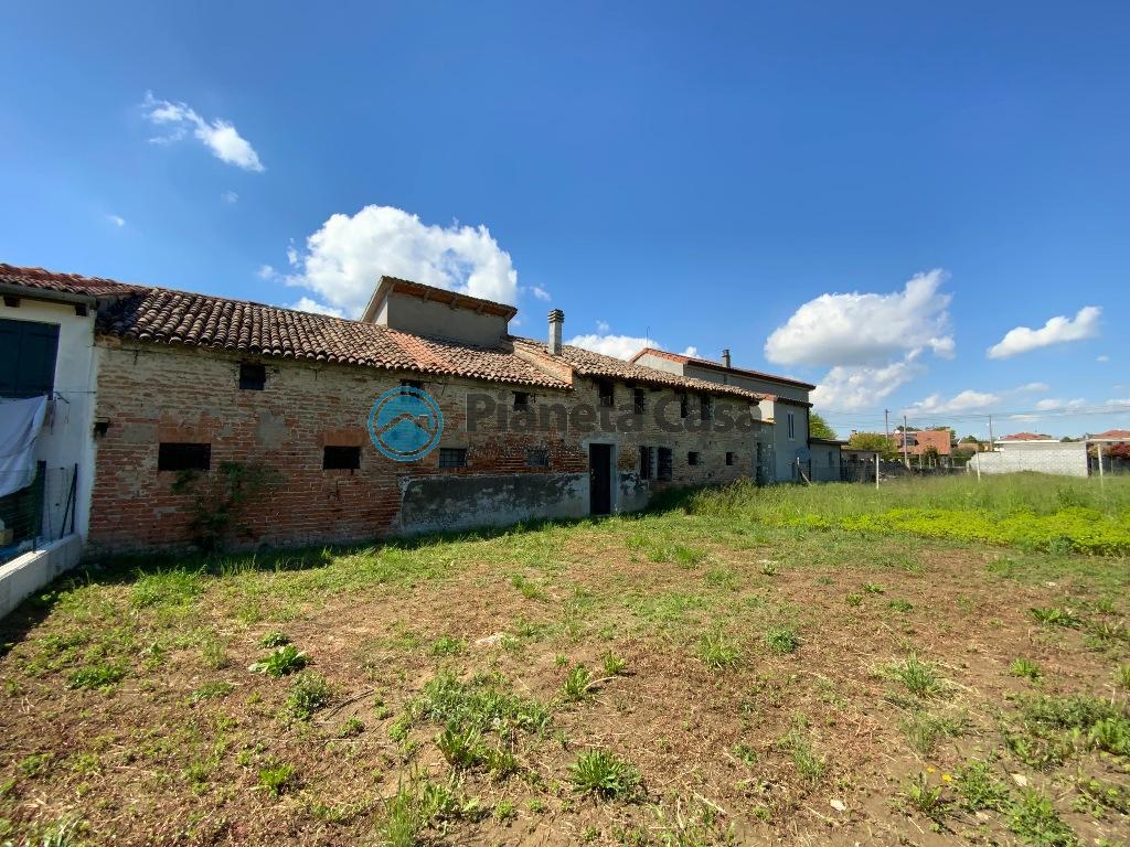 magazzino in VIA RONCON a Padova