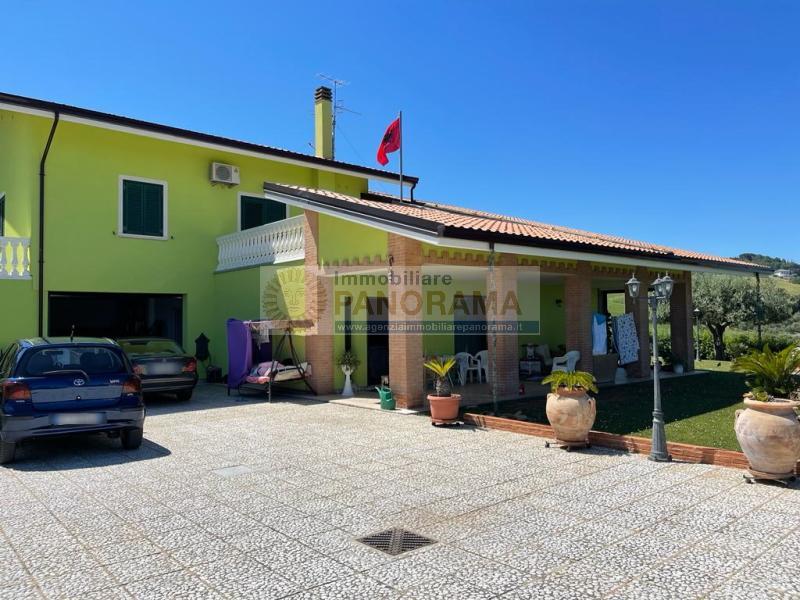 Rif. ATV260 Vendesi villa di pregio a Martinsicuro