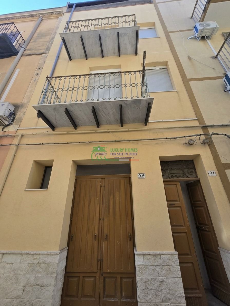 Rif: 1669 – Stabile indipendente su più livelli, Via Catalano n° 29, Gela