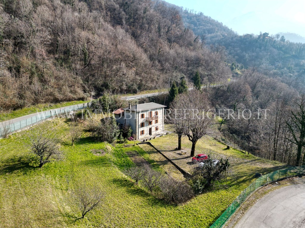 Vendita casa indipendente Calolziocorte superficie 234m2