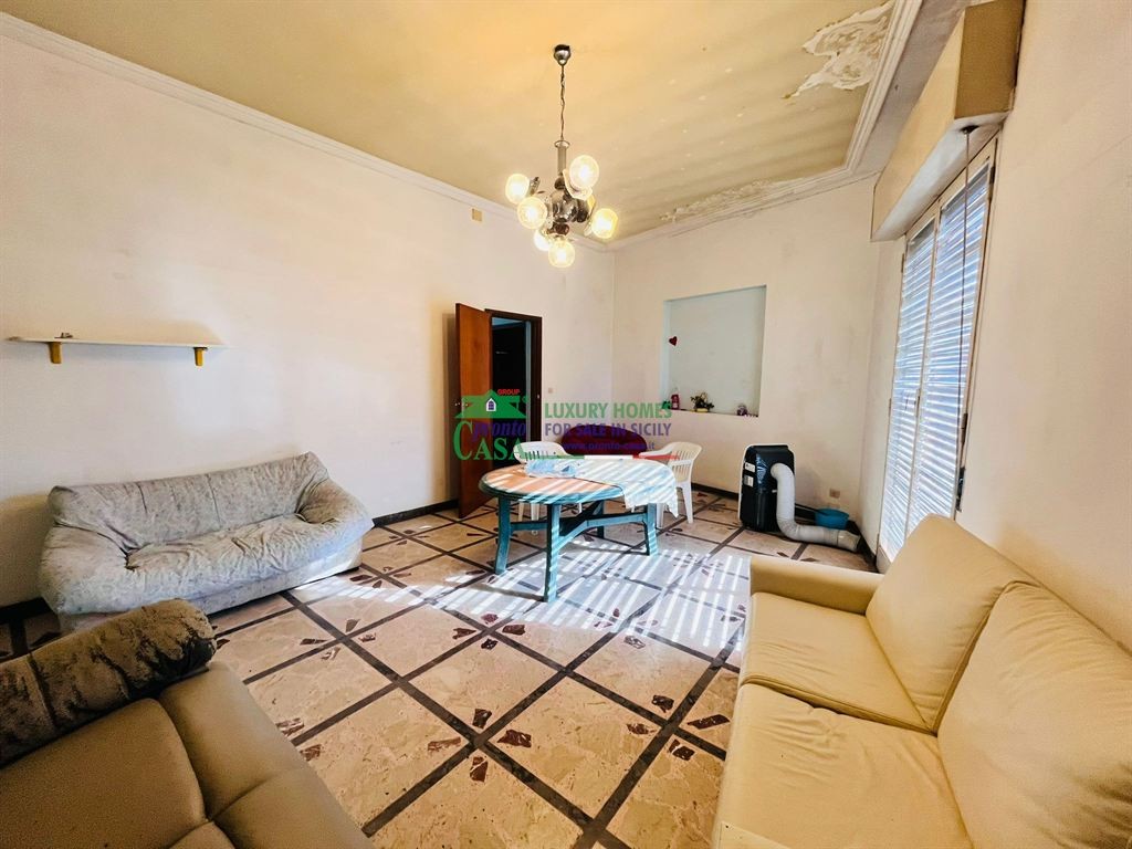 Rif:2662 - Appartamento con terrazza panoramica in zona centrale a Comiso