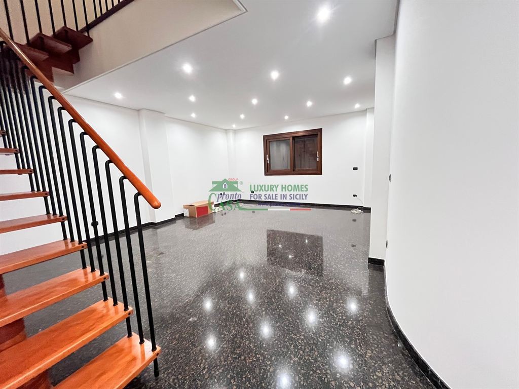 Rif:2701 - Vendesi elegante casa indipendente zona Sacro Cuore, Comiso