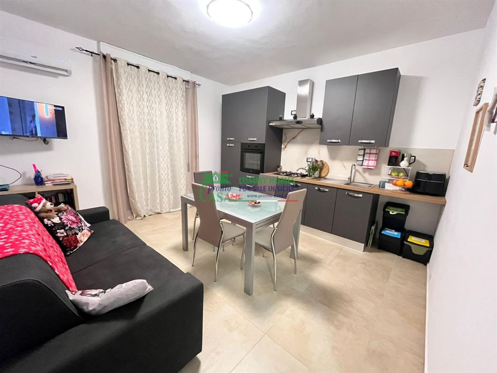 Rif: 2671 - Appartamento in zona centrale con veranda, Comiso