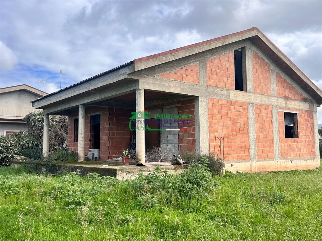 Rif: 2678 - Rustico indipendente con terreno e uliveto