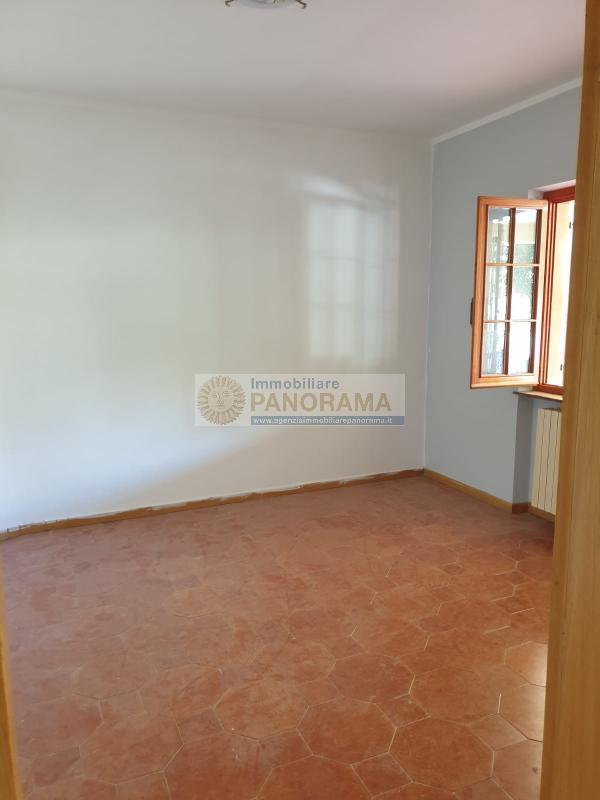 Rif. ATV225 Vendesi appartamento a Folignano