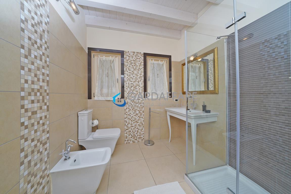 Villa Luxus-Immobilien zum Verkauf in Gargnano - Cod. 21-32