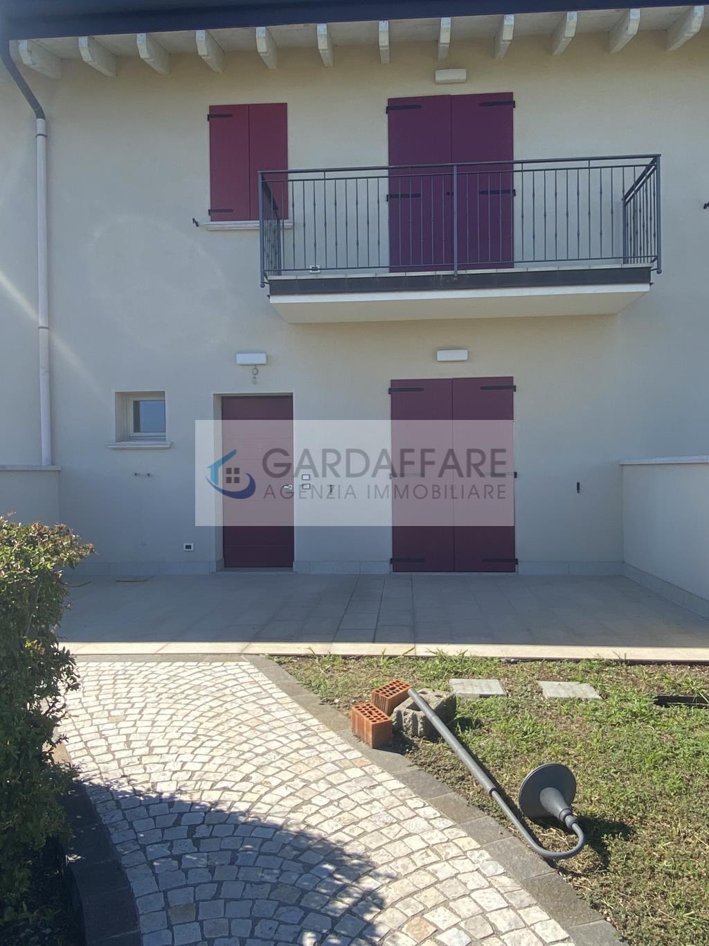 Villa di lusso in Vendita a Desenzano del Garda - Cod. h37-22-11