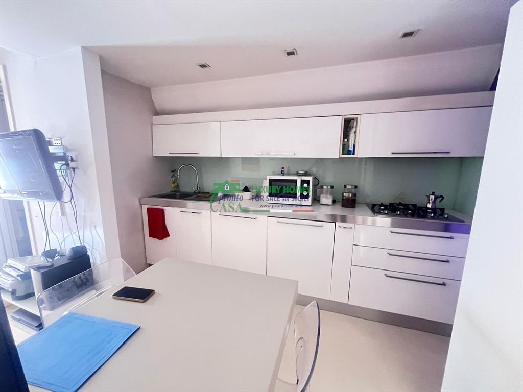 Rif:2748 - Casa indipendente con parte ristrutturata, soppalco e terrazzo