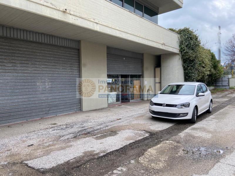 Rif. ATV243 Vendesi locale commerciale a Grottammare Ascolani - Ischia