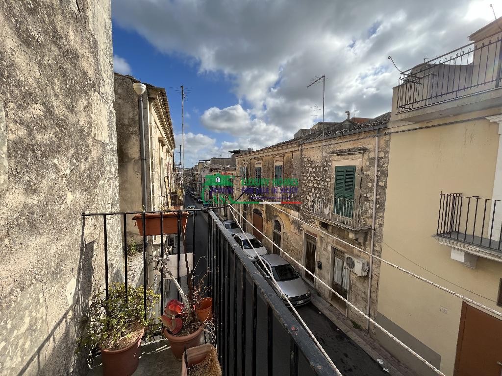 Rif.2041 - Casa singola con garage a Modica Alta