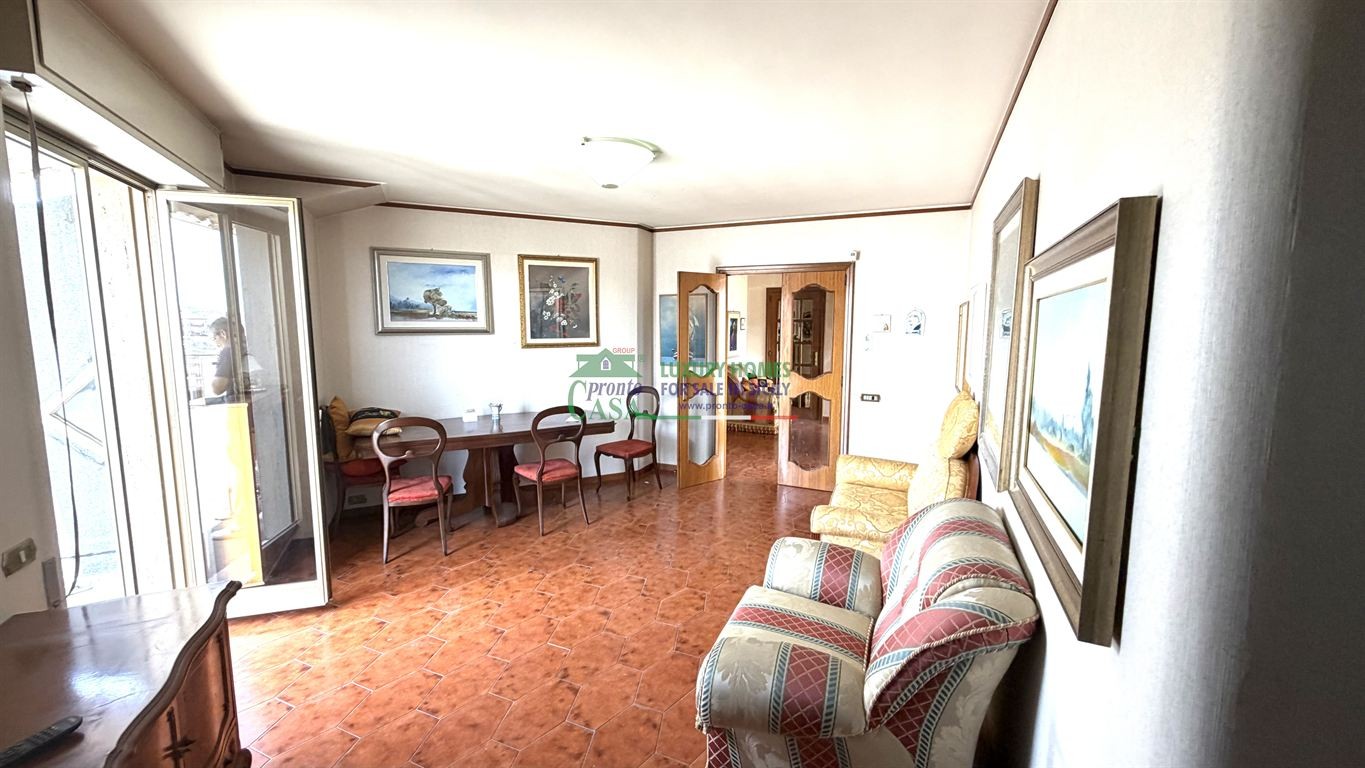 Rif. 9889 - Appartamento Panoramico con ampio Terrazzo