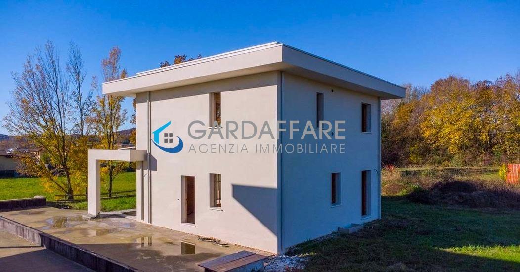 Villa zum Verkauf in Moniga del Garda - Cod. 20-03