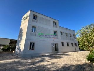 Rif.2660 - Capannone nella zona artigianale a Modica