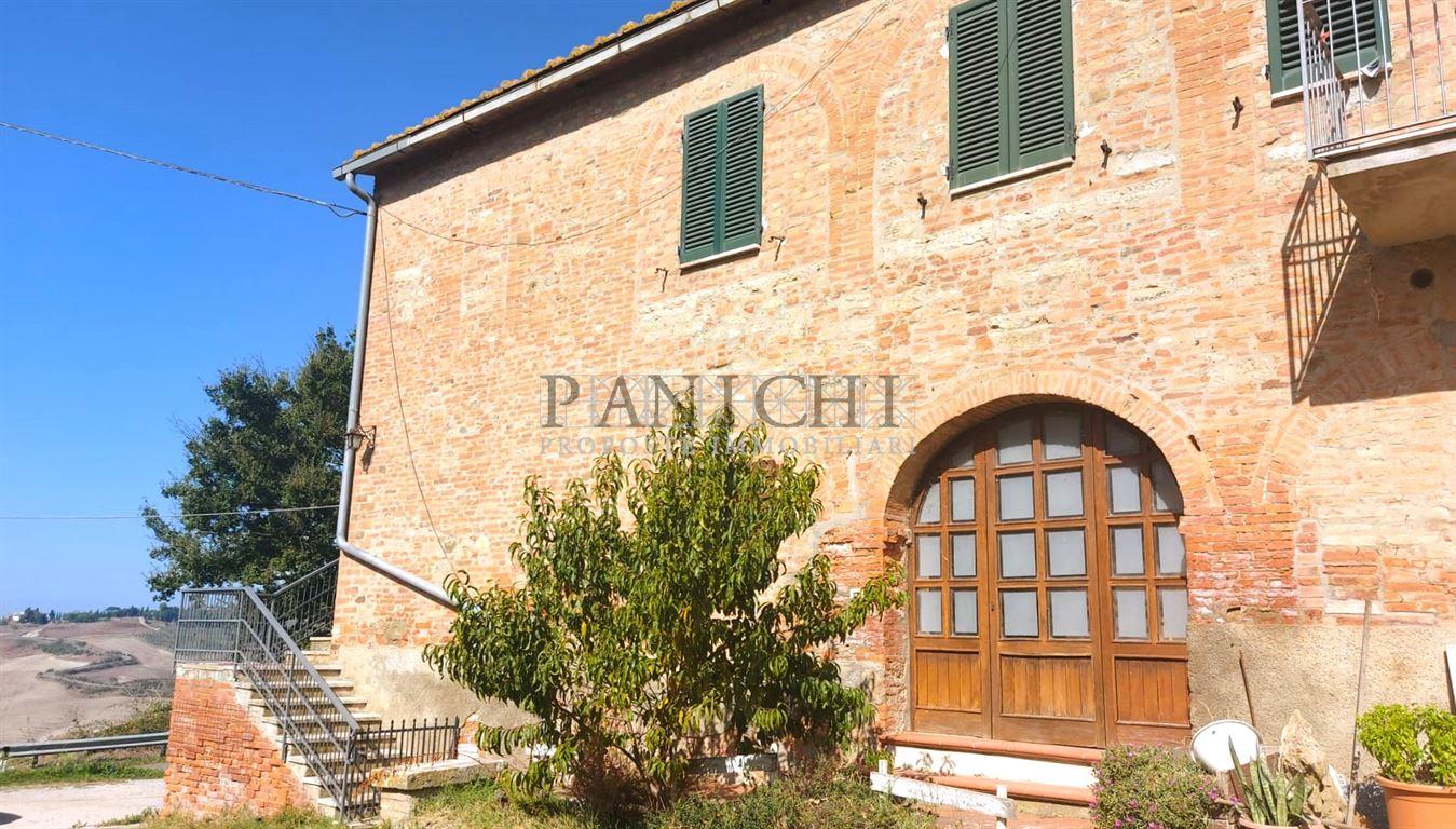 magazzino a Asciano 355 metri quadri