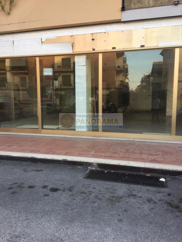 Rif. CVE21 Vendesi locale commerciale a Grottammare