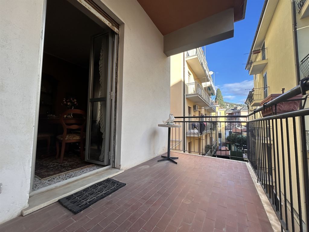 Comodo e spazioso appartamento da ristrutturare