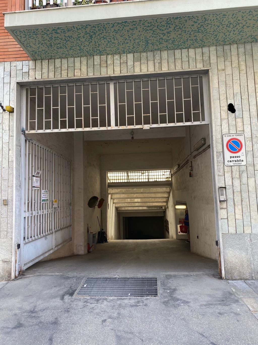 garage-box a Torino 25 metri quadri