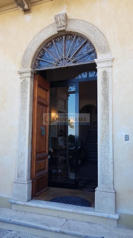 Rif. LC167 Vendesi casa  vicino al mare vista panoramica indipendente a Cupra Marittima