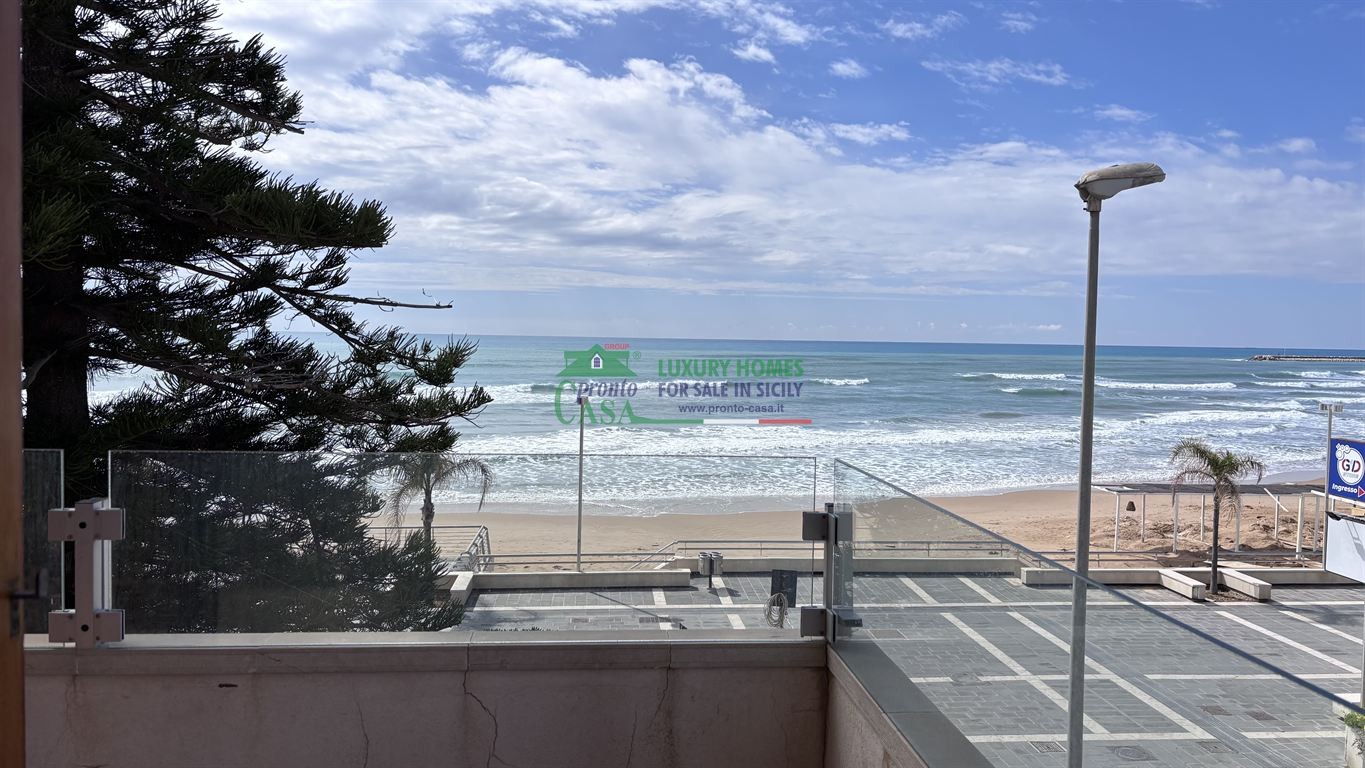 Rif. 2449 - Appartamento in locazione estiva sul Lungomare A. Doria a Marina di Ragusa