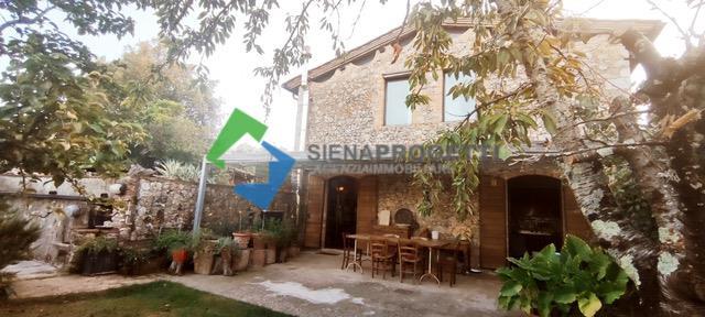 magazzino a Monteriggioni 215 metri quadri