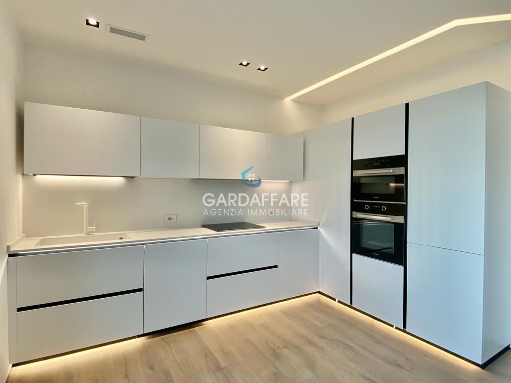 Flat Luxury Properties for Buy in Peschiera del Garda - Cod. 23-02
