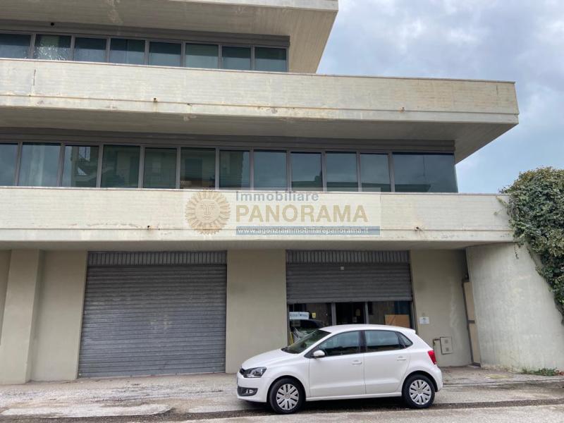 Rif. ATV243 Vendesi locale commerciale a Grottammare Ascolani - Ischia