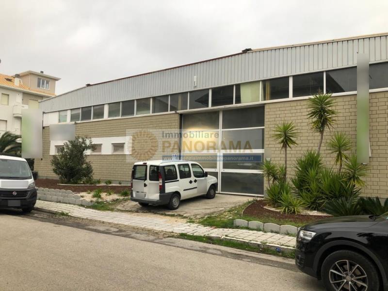 Rif. ATV156 Vendesi capannone artigianale a Porto d'Ascoli