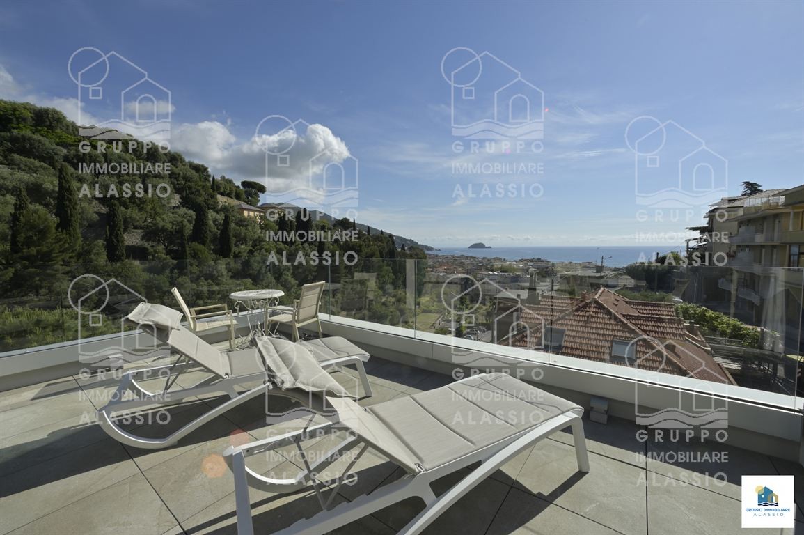 Nuovo attico vista mare