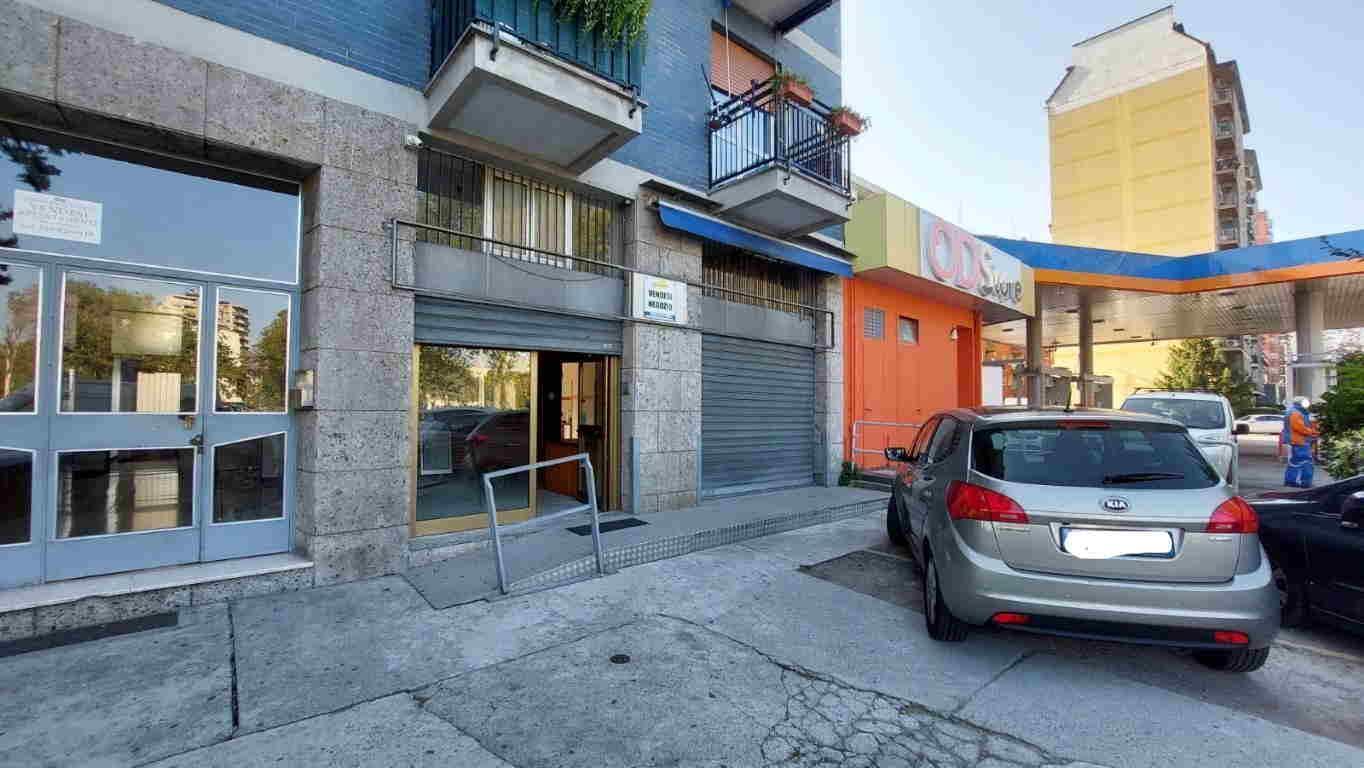 negozio in Viale Fulvio Testi 198 a Cinisello Balsamo