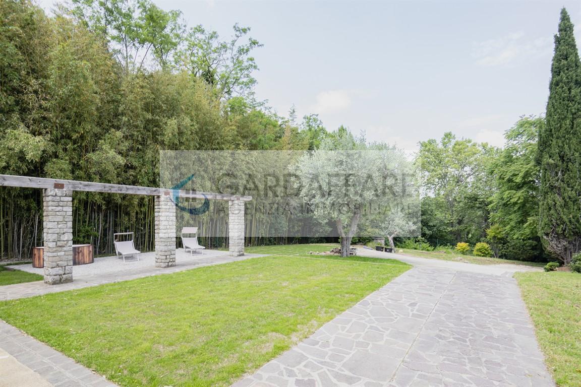 Villa in Affitto a Desenzano del Garda - Cod. AFF. 23-24