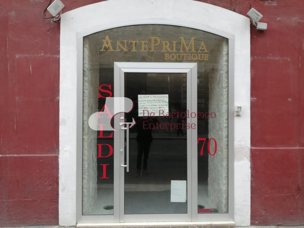negozio in Via Niccolò Piccinni a Bari