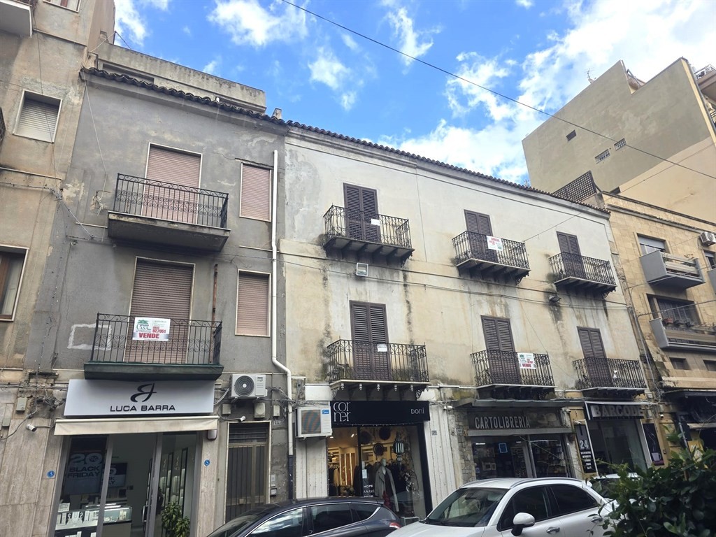 Rif. 1611 - Appartamenti con ingresso indipendente, Corso Vittorio Emanuele, Gela