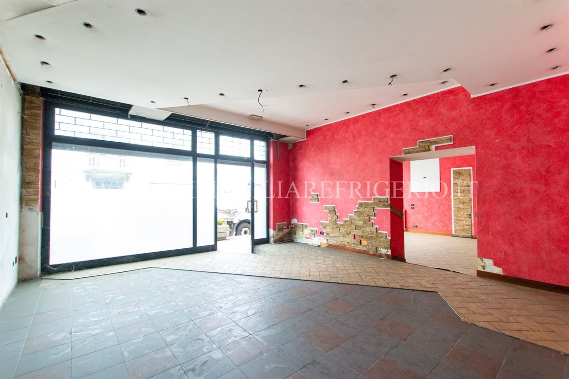 Vendita negozio Calolziocorte superficie 118m2