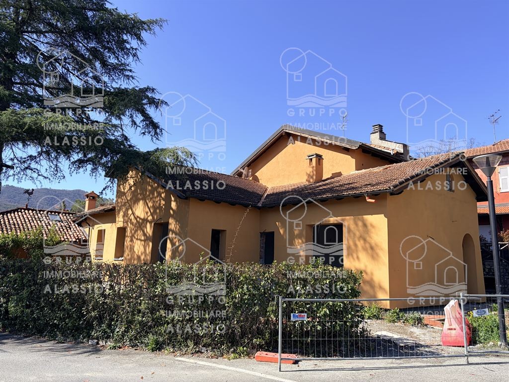 villa semindipendente all interno del golf