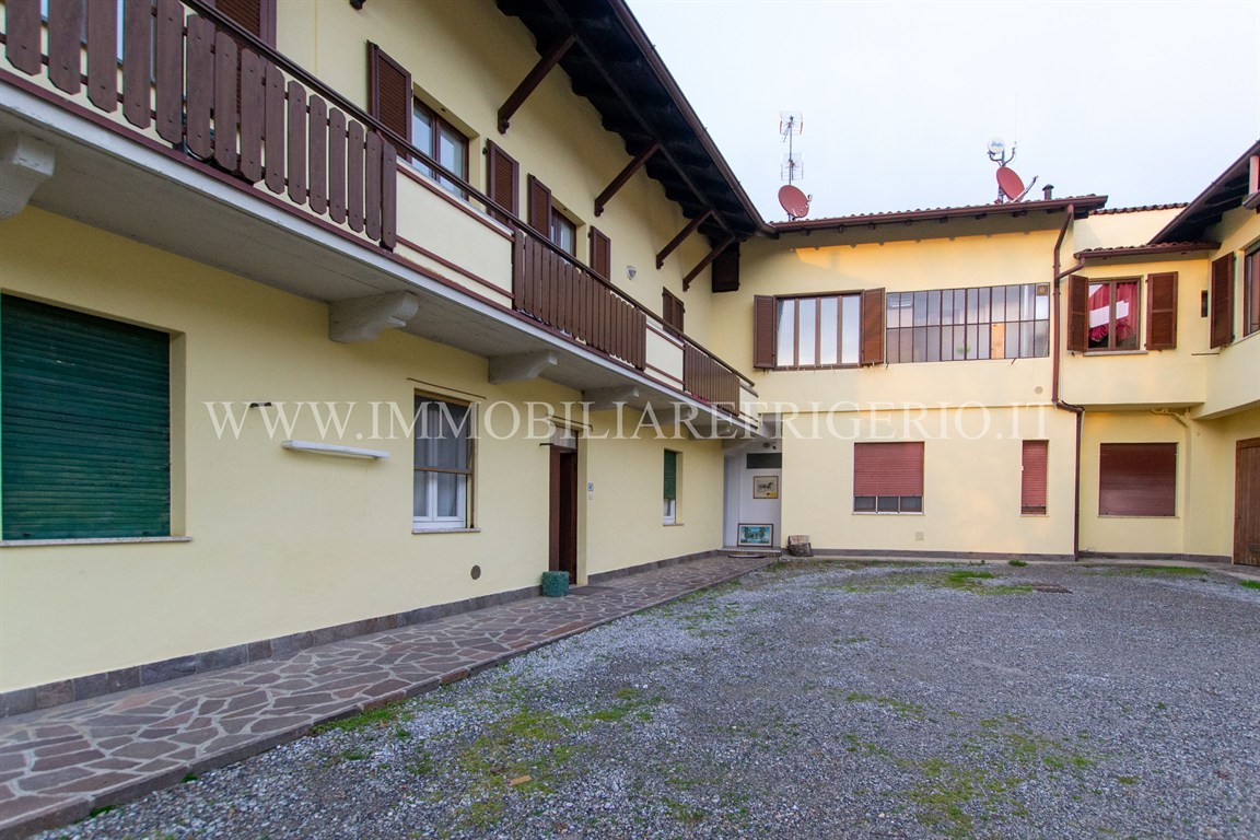 Appartamento Caprino Bergamasco 